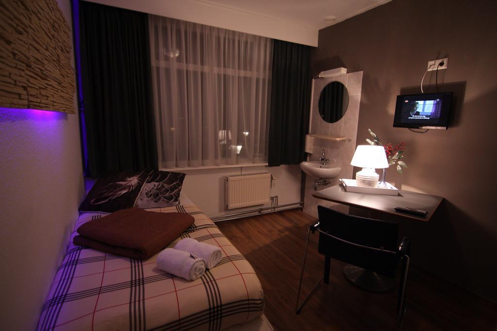 Hostel Het Wapen Van Pernis Exteriér fotografie
