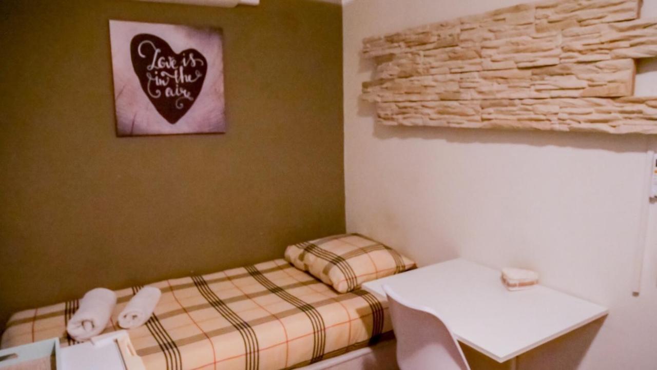 Hostel Het Wapen Van Pernis Exteriér fotografie